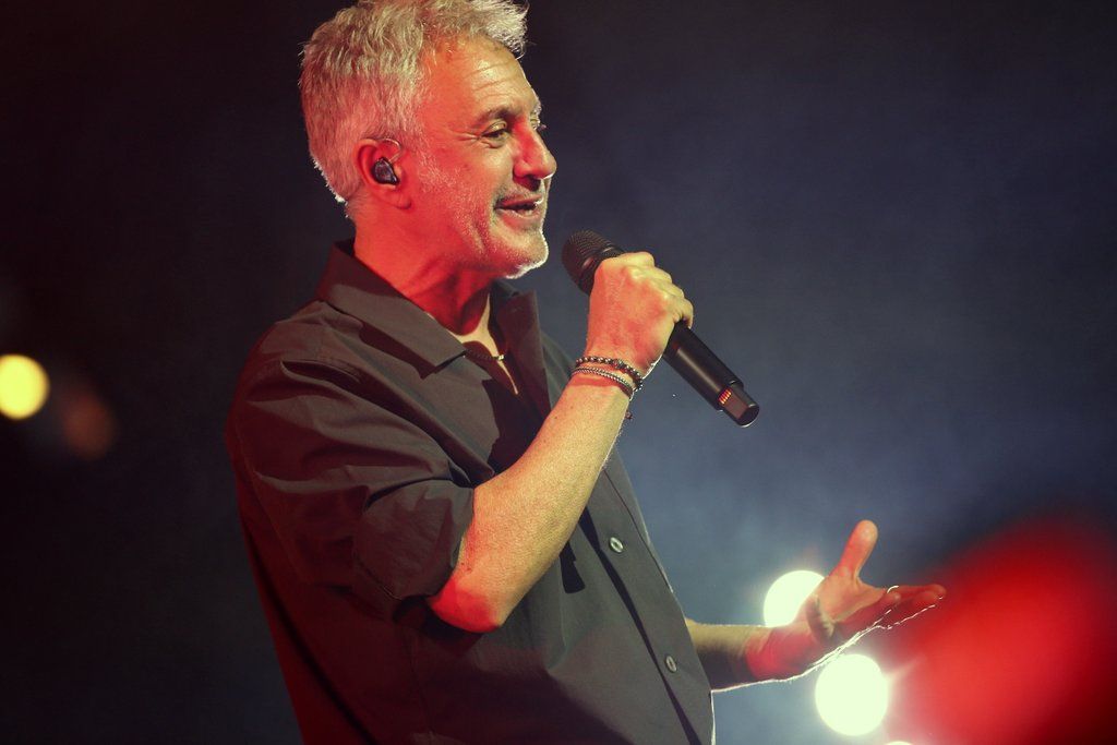 Sergio Dalma cantando en su gira Ritorno a Via Dalma en Salamanca