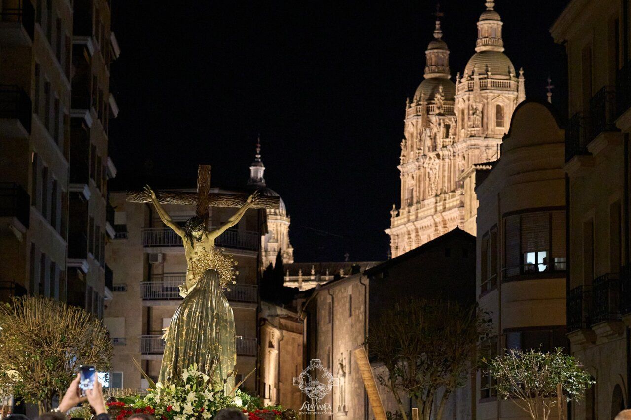 Procesión de la Hermandad Universitaria en Martes Santo en Salamanca
