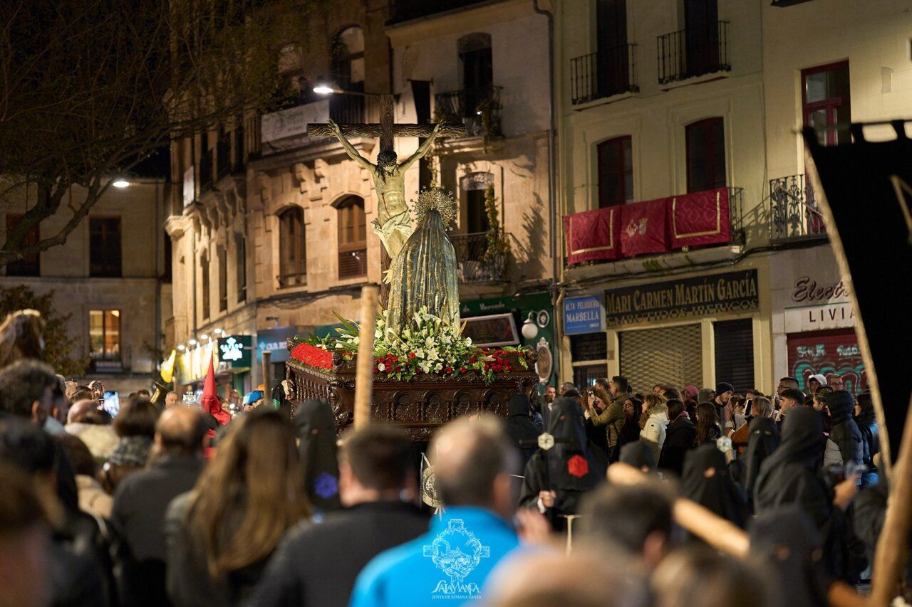 Procesión del Martes Santo con la Hermandad Universitaria en Salamanca