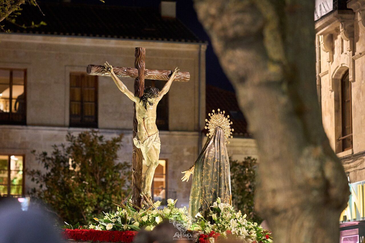 Imagen de la Hermandad Universitaria durante el Martes Santo en Salamanca