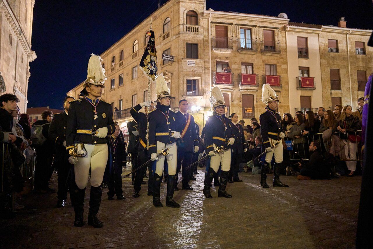 Cofrades en la procesión del Miércoles Santo en Salamanca