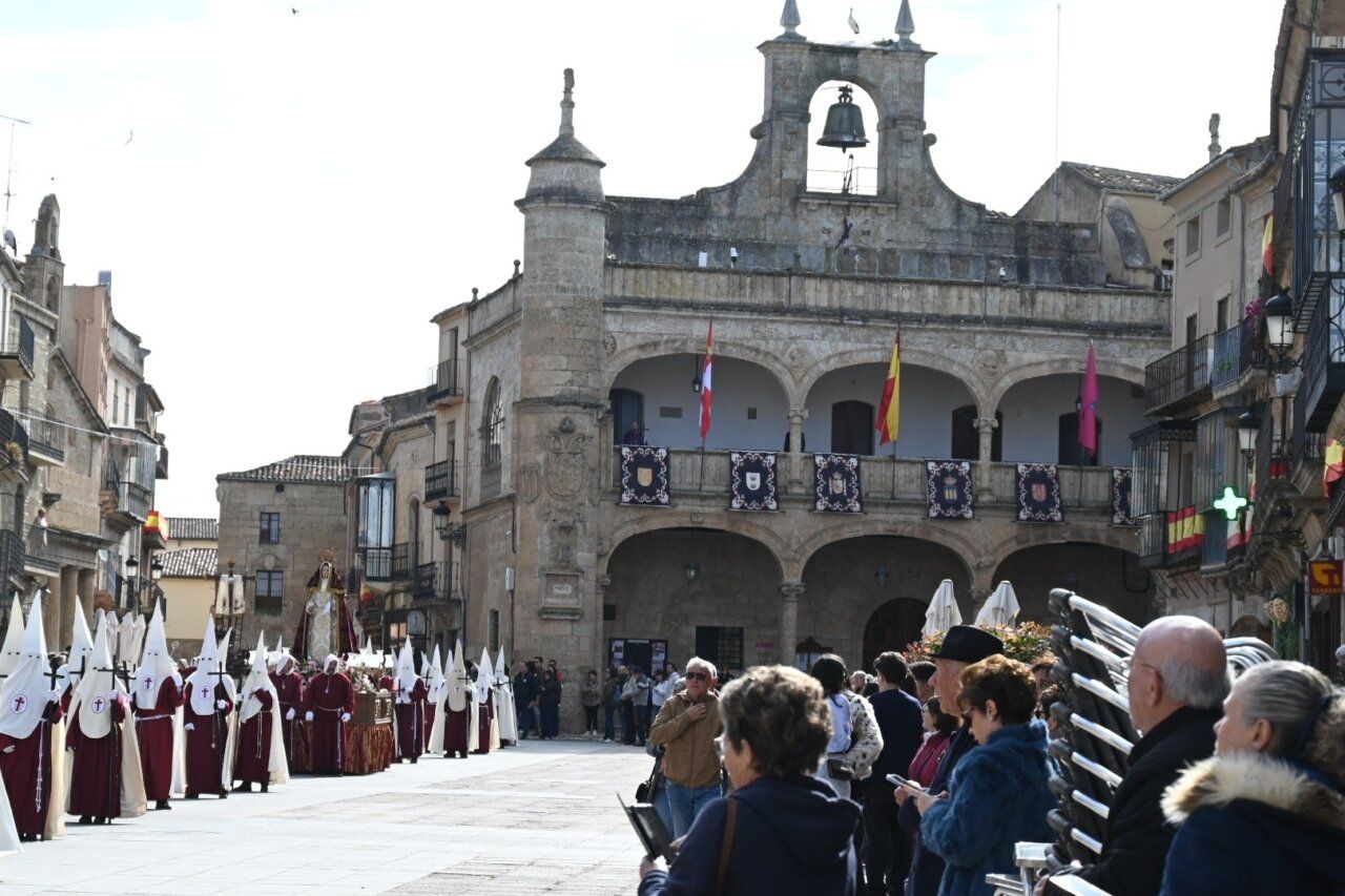 Procesión de la Santa Cruz en Ciudad Rodrigo durante Semana Santa