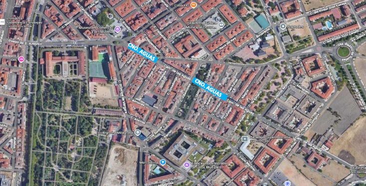 Vista aérea del Ayuntamiento de Salamanca con nuevas tuberías en construcción