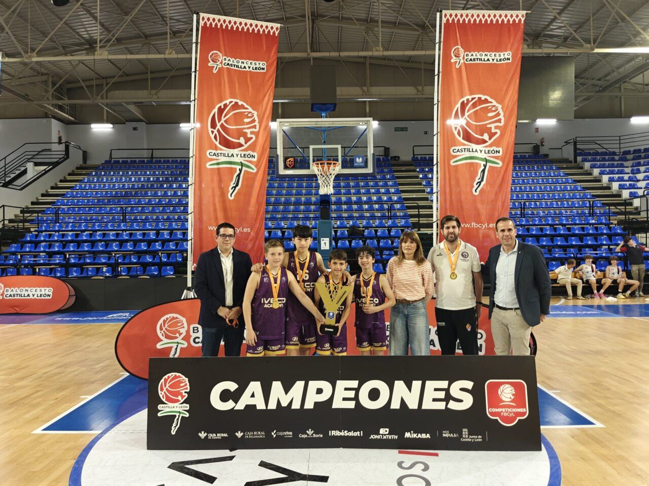 Jugadores de baloncesto en el evento Fanatic Mini en Castilla y León