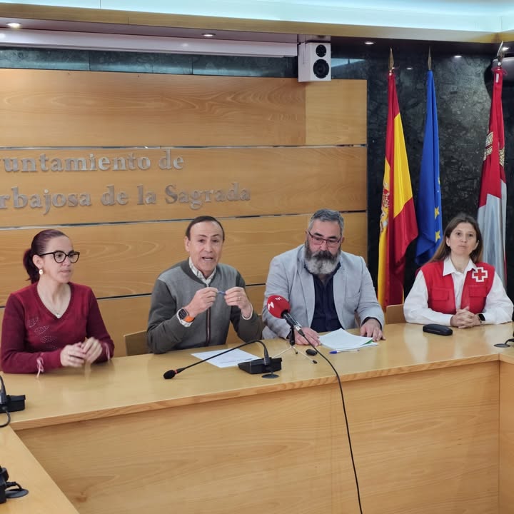 Reunión del Ayuntamiento de Carabajosa y Cruz Roja para acciones sociales
