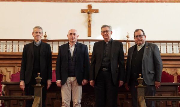 Inauguración del congreso sobre ecología humana en Salamanca con varios ponentes.
