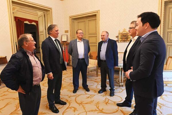 Reunión entre el alcalde de Salamanca y representantes de SECOT
