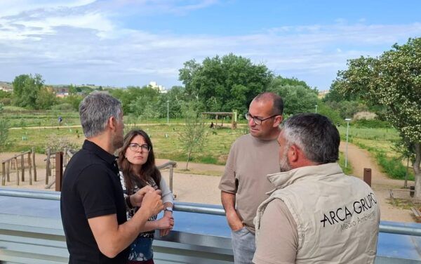 Participantes discutiendo sobre salud urbana en Salamanca