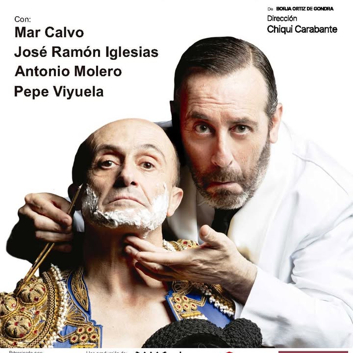 Actores en escena de una obra teatral en Salamanca