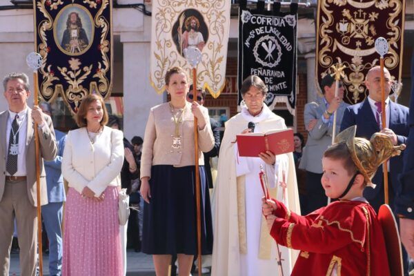 Celebración de la Semana Santa 2026 en Peñaranda de Bracamonte con cofrades y autoridades