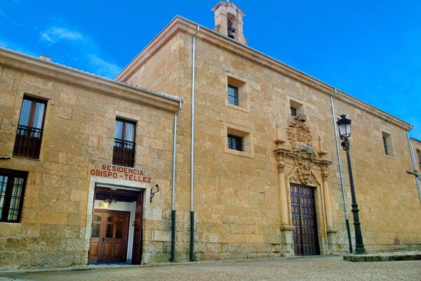 Fachada de la residencia Obispo Téllez en Ciudad Rodrigo