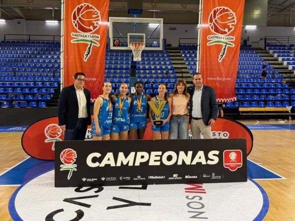 Jugadoras campeonas del torneo de baloncesto en Würzburg