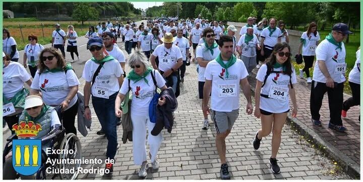 Participantes en la II Marcha Solidaria del Parkinson en Ciudad Rodrigo