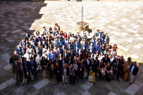 Participantes del II Torneo Nacional de Debate Guadalupe en la UPSA
