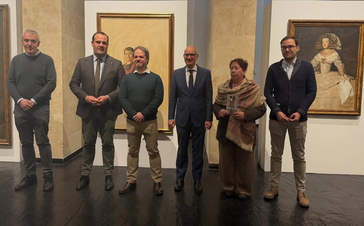 Inauguración de la exposición de Ángel Luis Iglesias en Salamanca con asistentes
