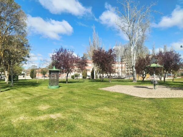 Vista del renovado Parque de los Jardines en Peñaranda de Bracamonte