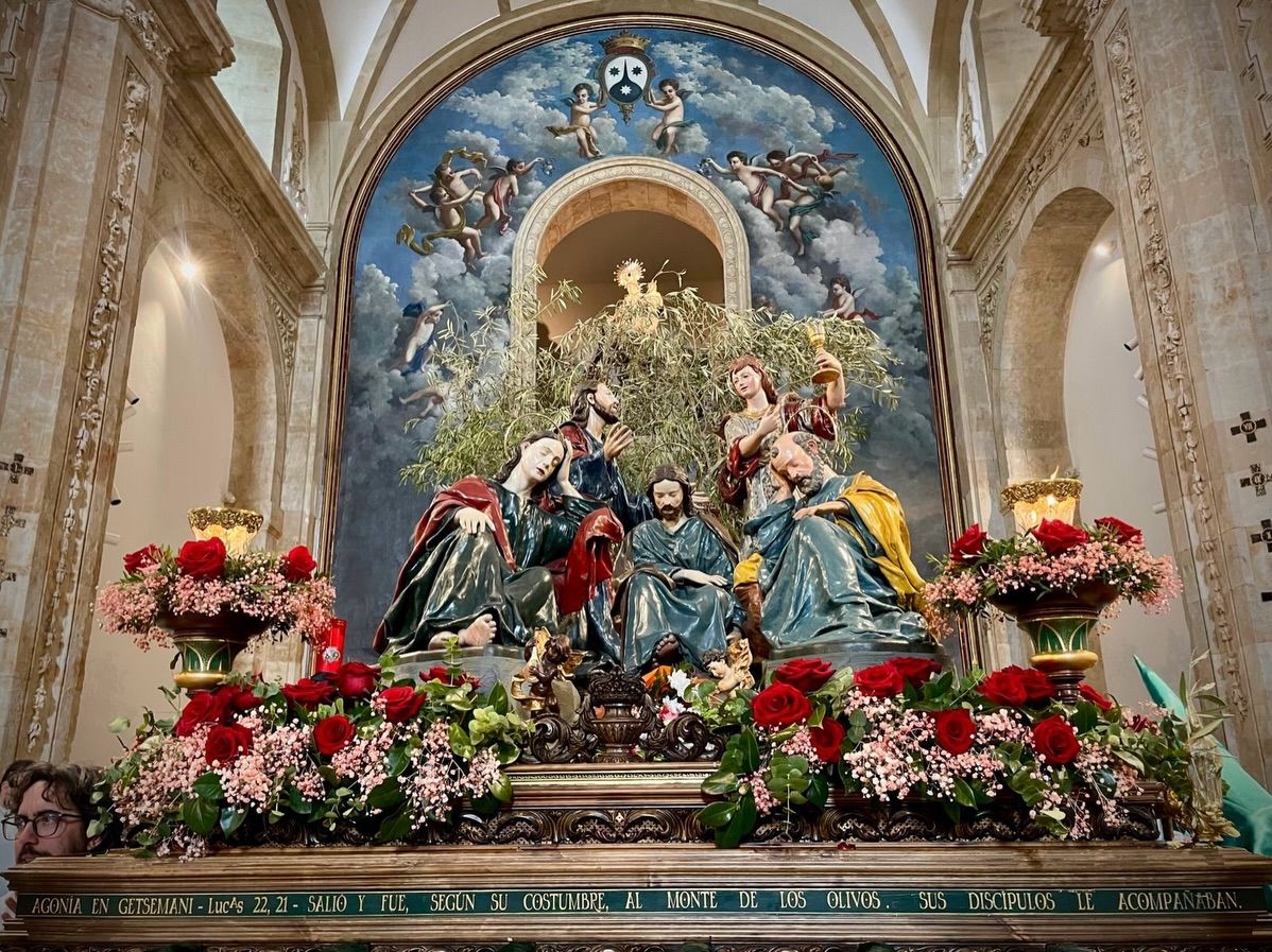 Escultura de la Cofradía de la Oración en el Huerto de los Olivos en Salamanca.