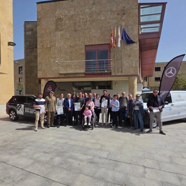 Presentación del XII Cross Villamayor con autoridades y participantes
