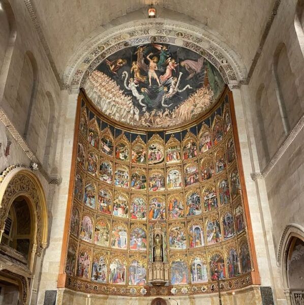 Retablo de la Catedral Vieja de Salamanca con el Misterio Pascual