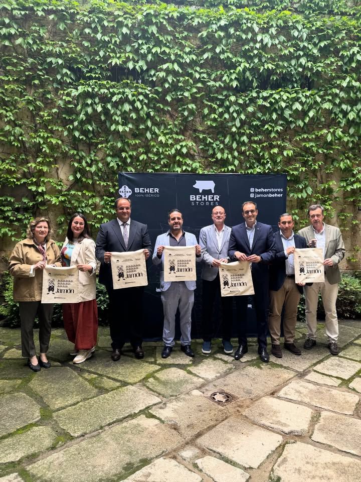 Presentación de Tote Bag solidaria en la Cámara de Comercio de Salamanca