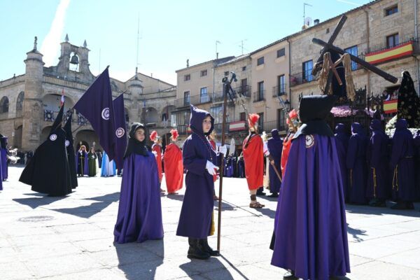 Participantes en la Procesión del Santo Encuentro en Ciudad Rodrigo