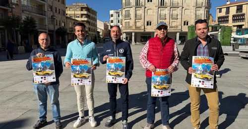 Presentación del XIII Rally Entresierras en Guijuelo con organizadores y carteles