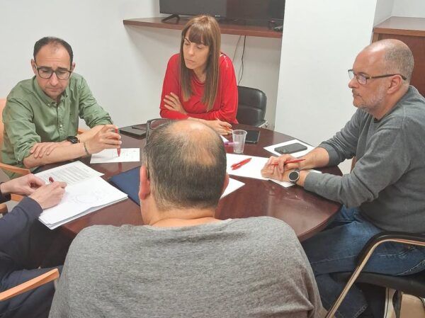 Reunión del PSOE con la Asociación de Usuarios de Tren en Salamanca