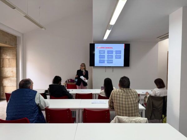 Asistentes en taller sobre registro de marcas en Salamanca