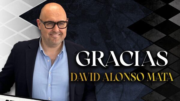 David Alonso Mata agradeciendo su tiempo en Unionistas de Salamanca