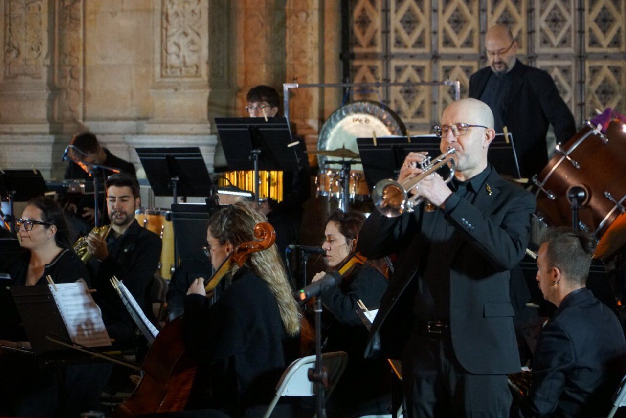 Actuación musical durante el videomapping en Dominicos en Salamanca