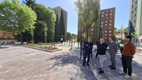 Visita a las obras de renovación en la Plaza Santa Cecilia en Salamanca.