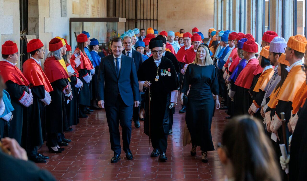 Antonio Huertas en ceremonia de investidura como doctor honoris causa