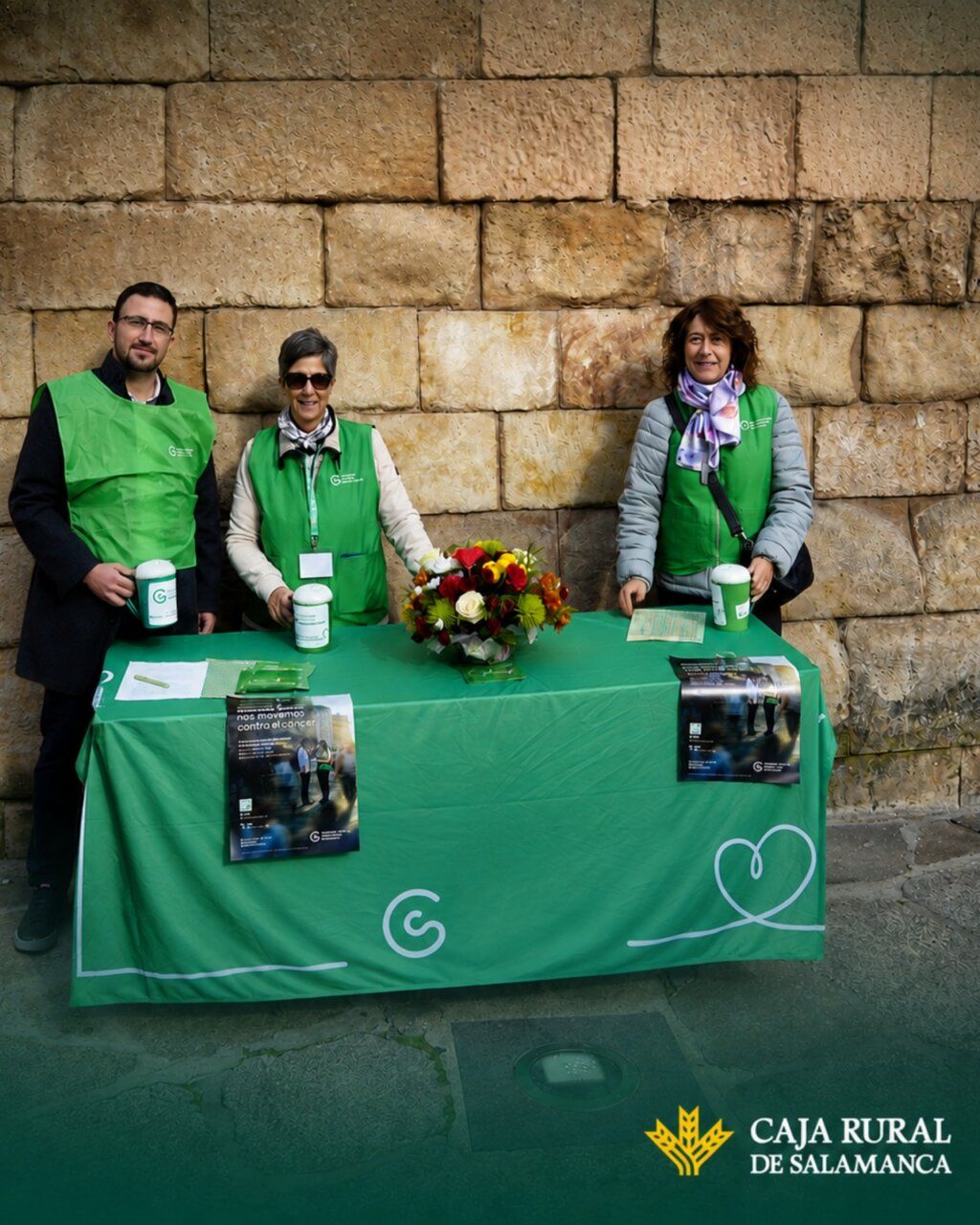 Voluntarios de Caja Rural en evento de la Asociación Española Contra el Cáncer
