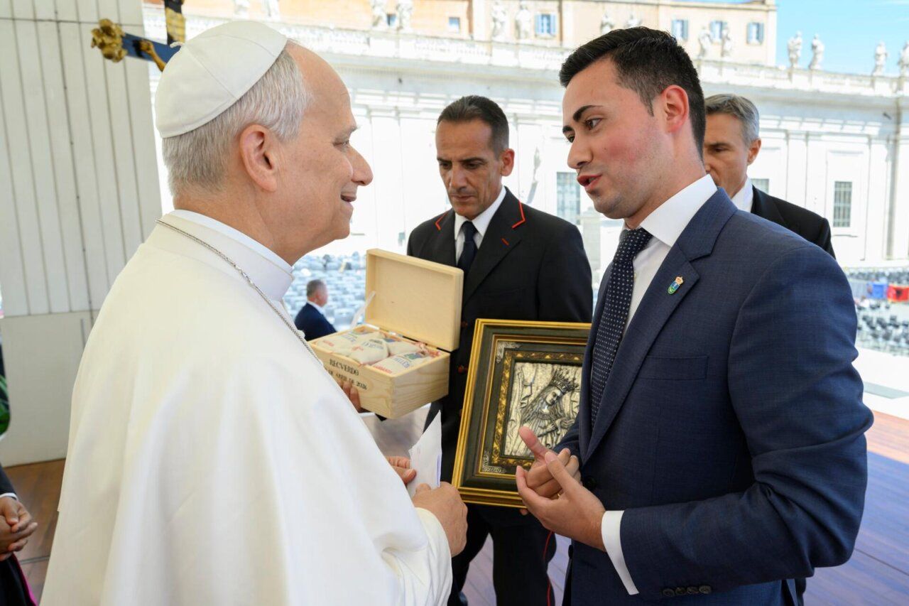 Encuentro entre el Papa León XIV y el alcalde de La Vellés en el Vaticano