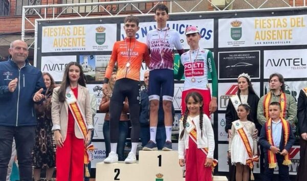 Adrián Lizano en el podio del Campeonato Junior de Castilla-La Mancha