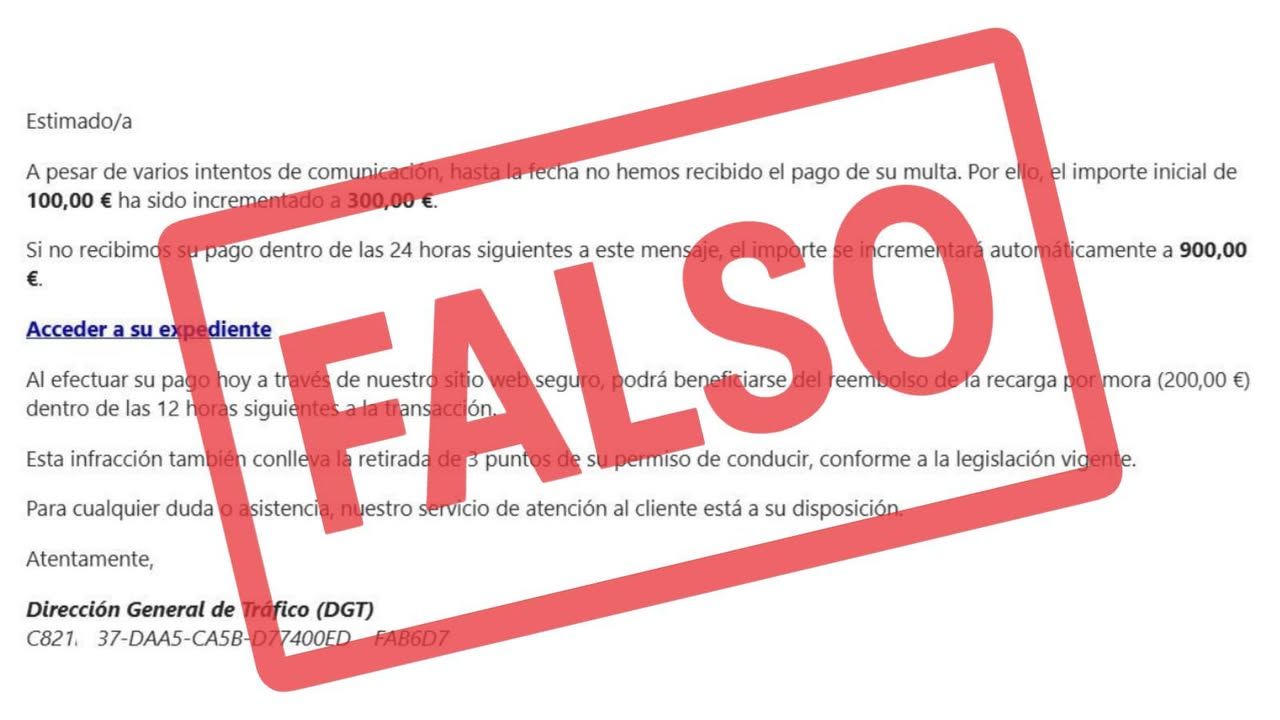 Correo electrónico fraudulento sobre multa con la palabra falso en rojo