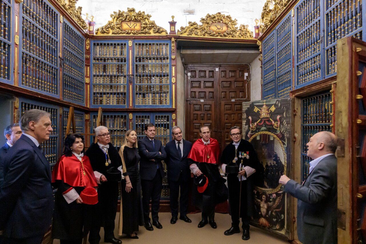 Ceremonia de investidura de Antonio Huertas en la Universidad de Salamanca