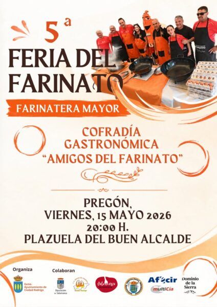 Participantes en la 5ª Feria del Farinato en Ciudad Rodrigo con platos típicos