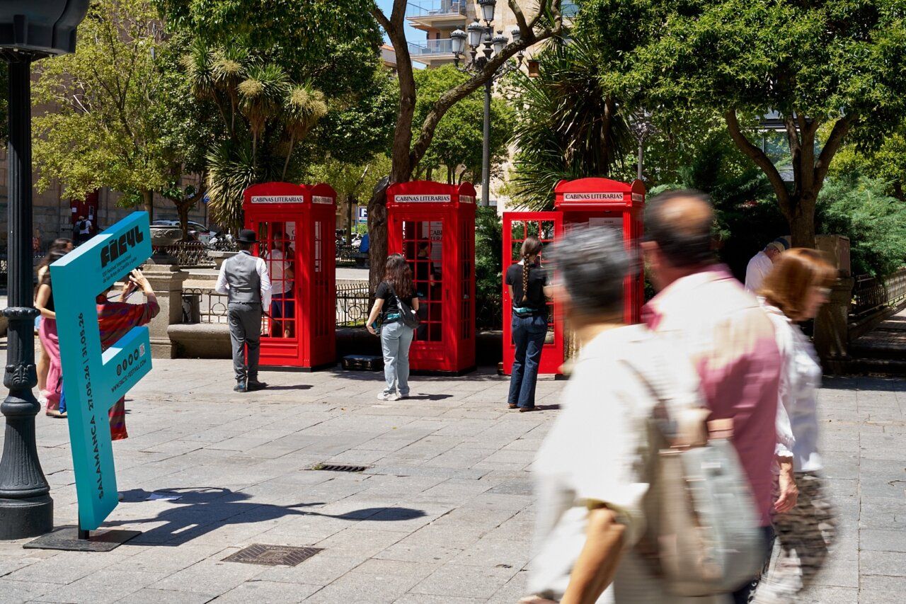 Cabinas literarias de Proyecto Cultura en la Plaza de los Bandos