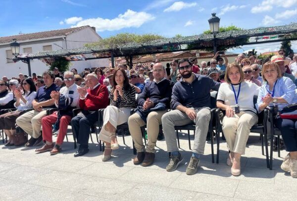 Asistentes a la celebración del Festival 'Miña Ruliña' en Escurial de la Sierra