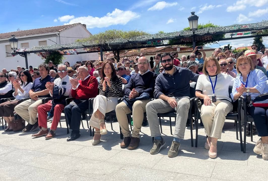 Asistentes a la celebración del Festival 'Miña Ruliña' en Escurial de la Sierra