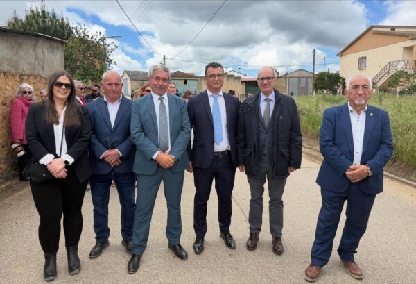 Grupo de personas en la celebración de San Isidro en Cabrillas