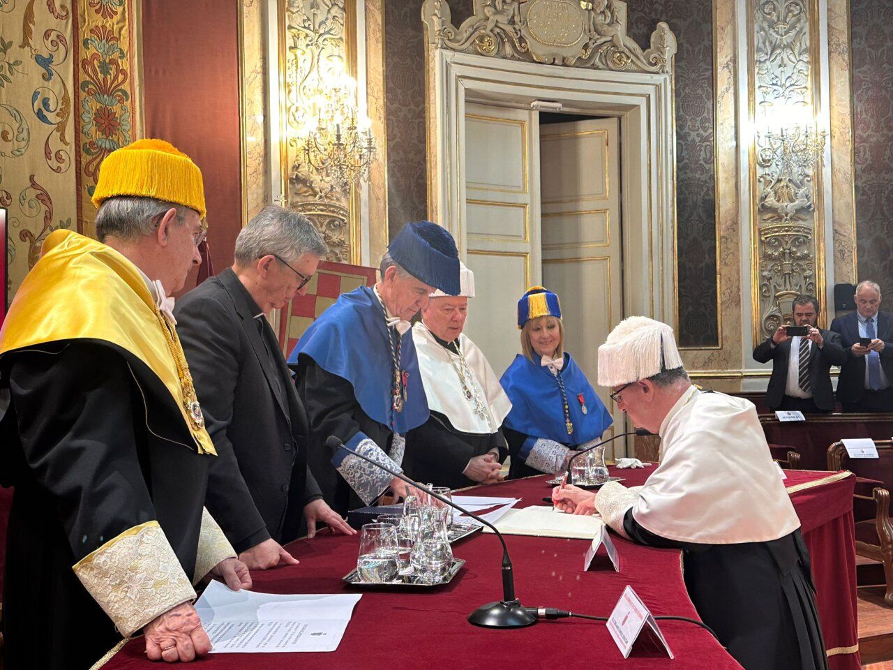 Ceremonia de ingreso del profesor Gonzalo Tejerina en la Real Academia de Doctores de España