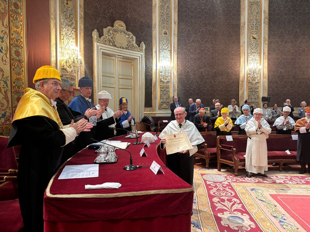 Ceremonia de ingreso del profesor Gonzalo Tejerina en la Real Academia de Doctores de España