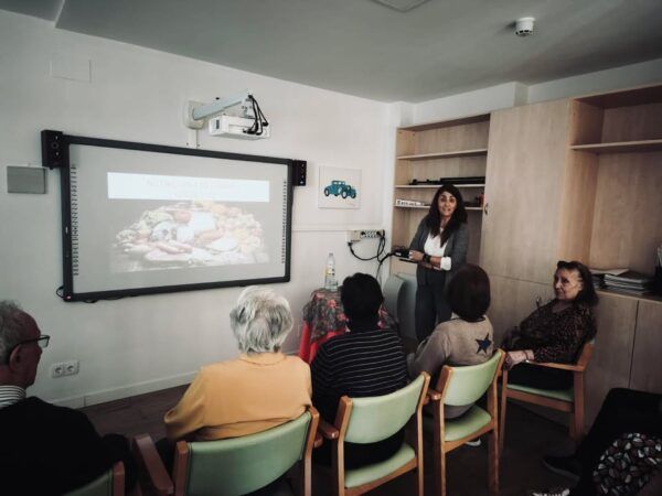 Charla sobre nutrición y salud cognitiva en el SPAP de Salamanca