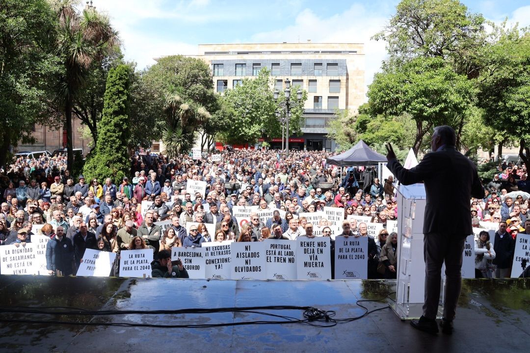 Concentración en Salamanca por mejoras en conexiones ferroviarias