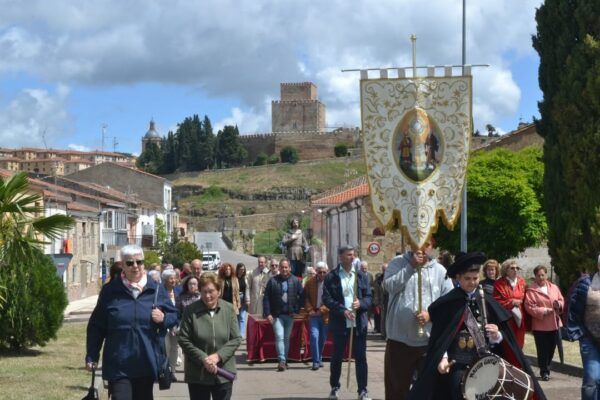 Desfile de la Cofradía de San Isidro Labrador en Ciudad Rodrigo