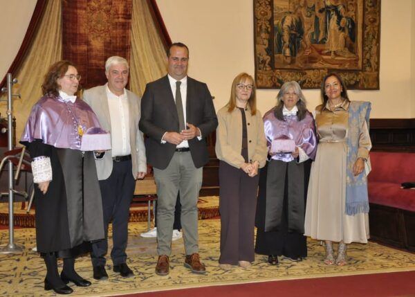 Graduación del proyecto Conectando generaciones en Santa Marta con participantes y organizadores