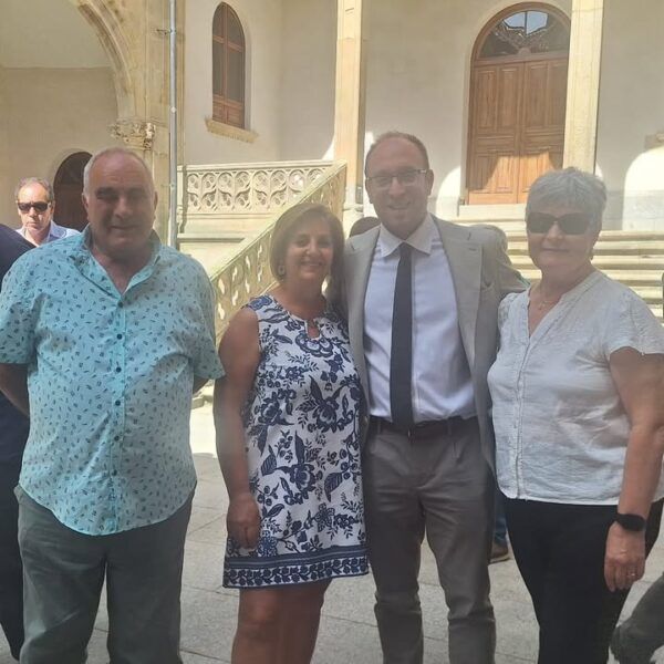 Homenaje a jubilados mirobrigenses en la Diputación con el alcalde presente