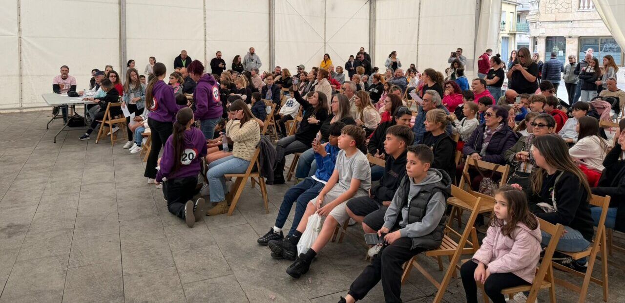 Multitud de personas en el III Talent Show en Villamayor